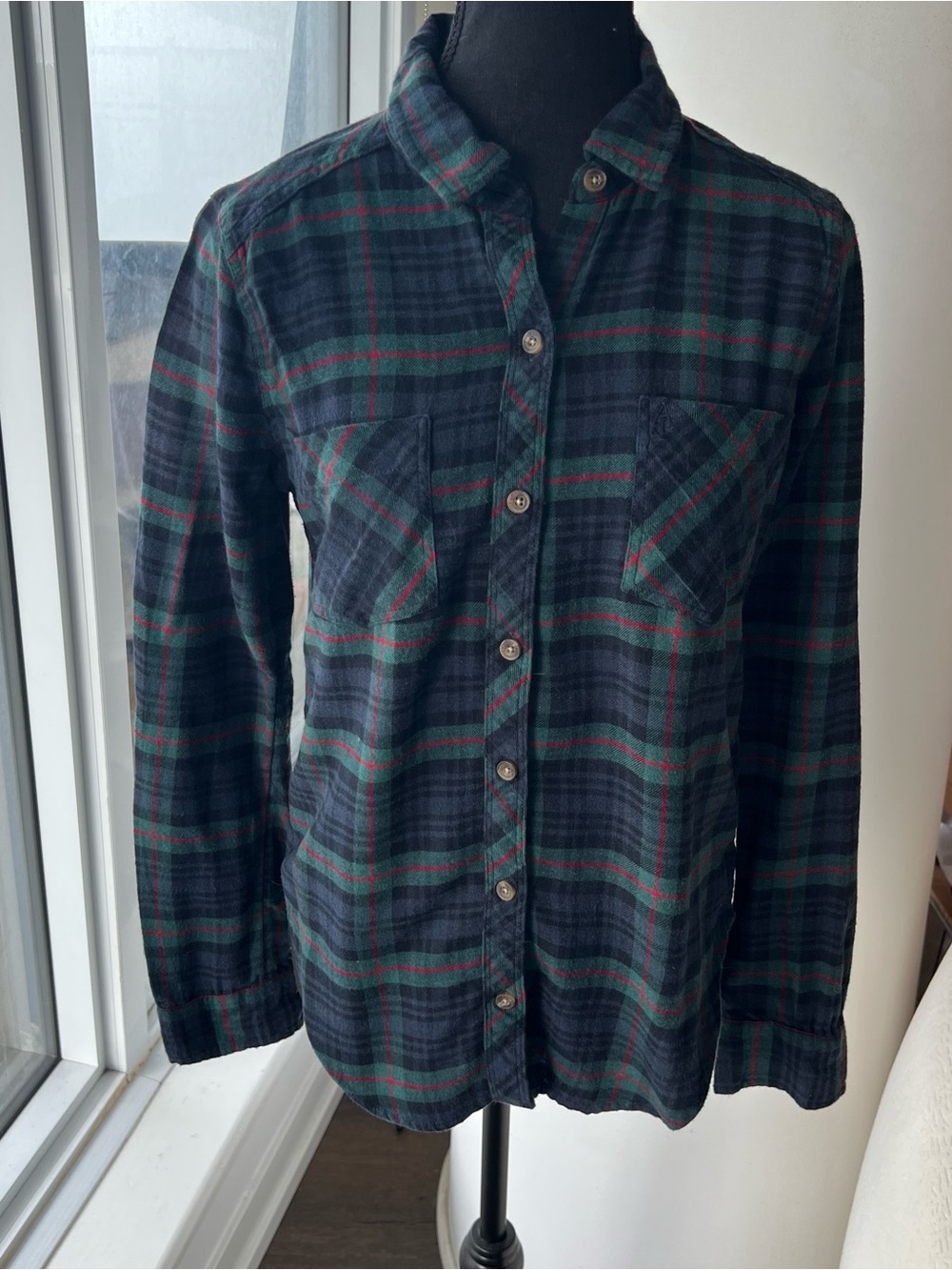 EXcellent Condition! Dark Green & Navy Plaid Button-Up Shirt